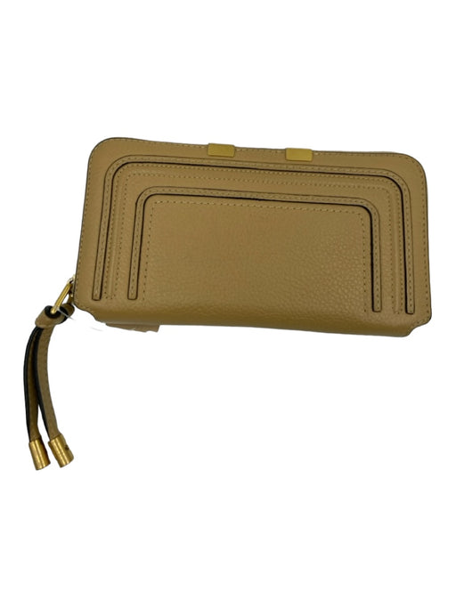 Chloe Tan Leather Pebbled Goldtone Hardware Zip closure Box & Bag Inc. Wallets Tan