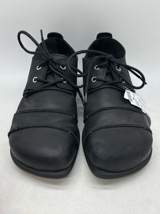 John Fluevog Shoe Size 8 Black Leather Solid Sandal Lace Up Men's Shoes