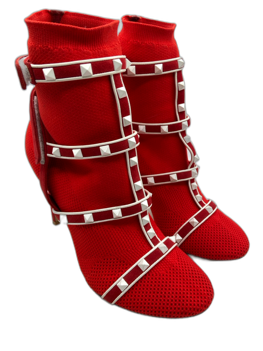 Valentino Garavani Shoe Size 40 Red & White Synthetic Knit Rockstud Booties Red & White / 40