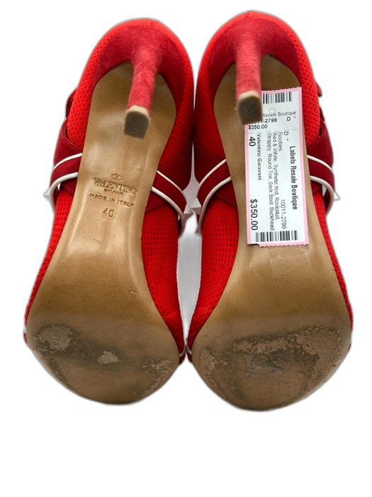 Valentino Garavani Shoe Size 40 Red & White Synthetic Knit Rockstud Booties Red & White / 40