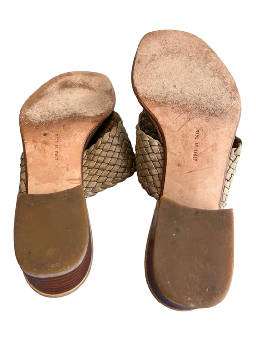 Salvatore Ferragamo Shoe Size 6 Brown Leather Woven Detail Thong Strap Shoes Brown / 6