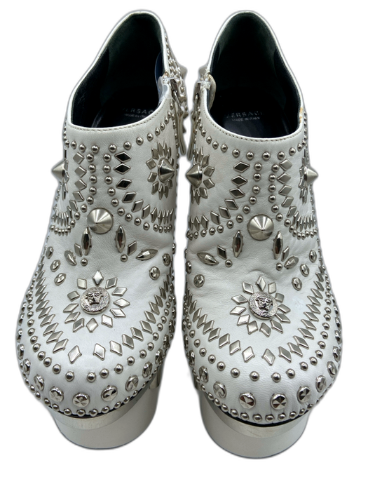 Versace Shoe Size 37 White & Silver Leather Studded Round Toe Platform Pumps White & Silver / 37
