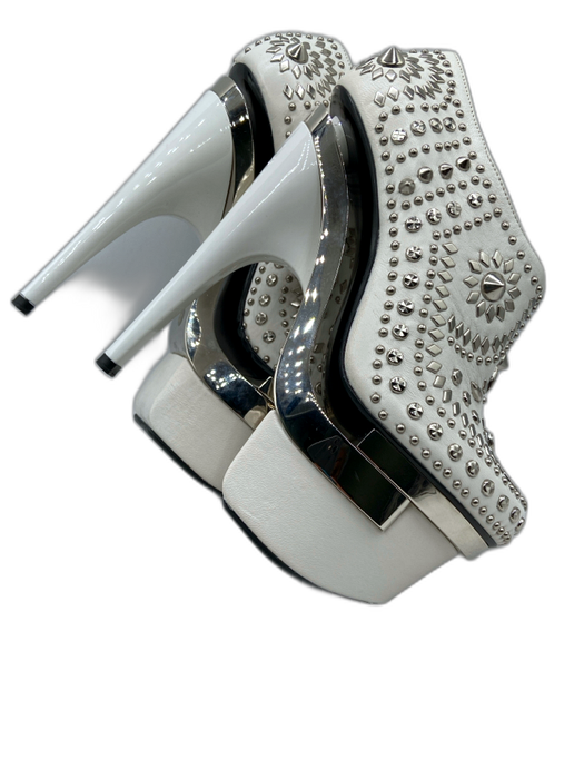 Versace Shoe Size 37 White & Silver Leather Studded Round Toe Platform Pumps White & Silver / 37