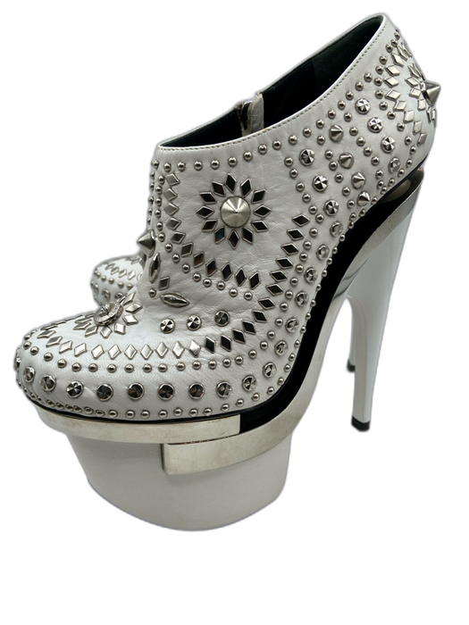 Versace Shoe Size 37 White & Silver Leather Studded Round Toe Platform Pumps White & Silver / 37