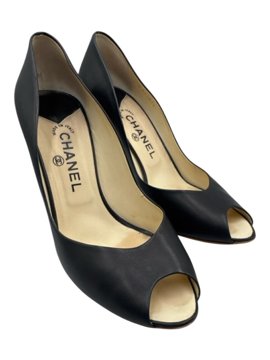 Chanel Shoe Size 42 Black Patent Leather Peep Toe Stiletto silver hardware Pumps Black / 42