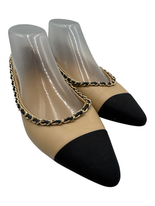 Chanel Shoe Size 39C Beige & Black Leather Cap Toe Gold Hardware Flats Beige & Black / 39C
