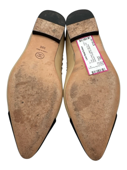 Chanel Shoe Size 39C Beige & Black Leather Cap Toe Gold Hardware Flats Beige & Black / 39C