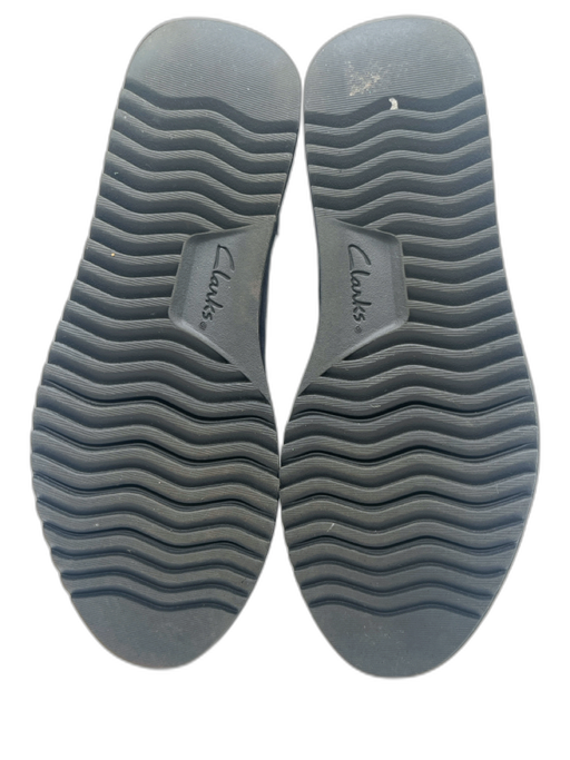 Clarks Shoe Size 7 Navy Blue & Black Suede Upper Chain Link Detail Loafers Navy Blue & Black / 7