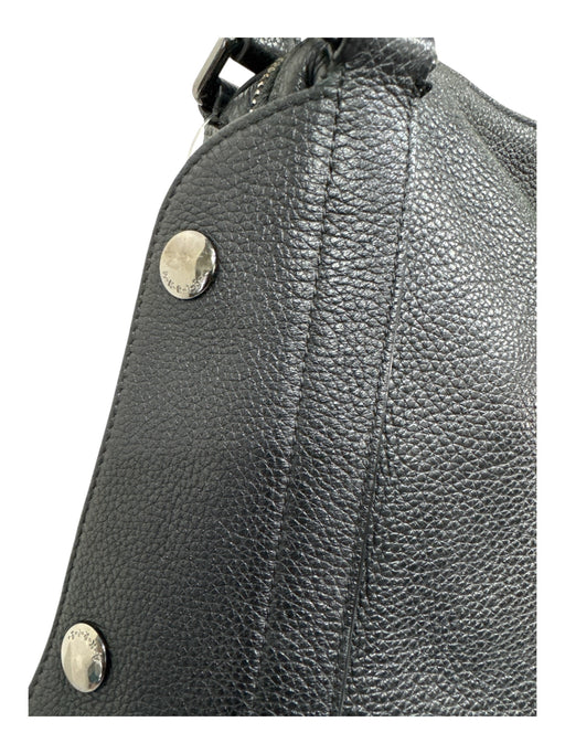 Akris Black Leather Pebbled Shoulder Bag Bag Black / Medium