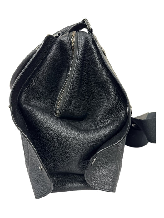 Akris Black Leather Pebbled Shoulder Bag Bag Black / Medium