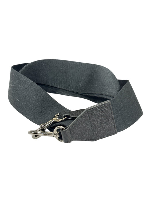 Akris Black Leather Pebbled Shoulder Bag Bag Black / Medium