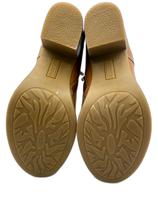 Earth Shoe Size 8 Brown Leather Side Zip Round Toe Stacked Heel Booties Brown / 8