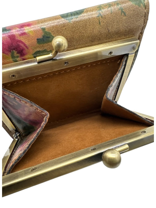 Patricia Nash Beige & Multi Leather Floral Snap Button Closure Wallets Beige & Multi