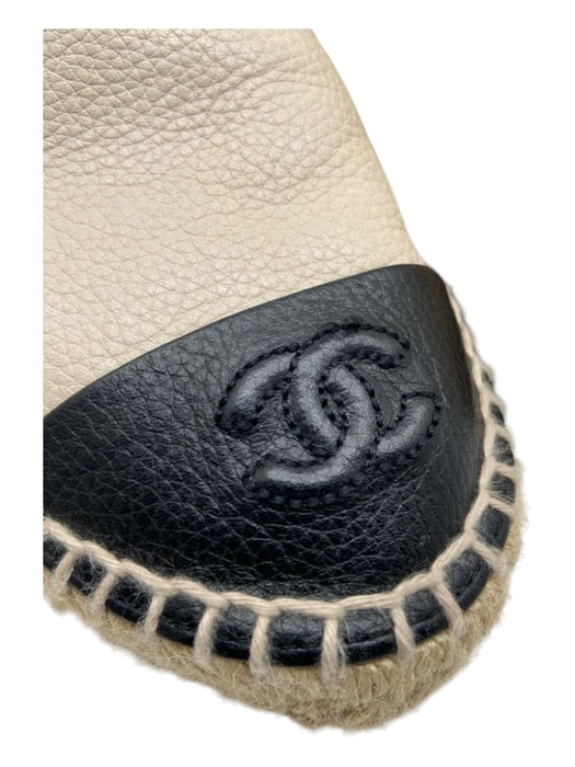 Chanel Shoe Size 38 Taupe & Black pebbled Lead & Cadmium Logo Flat Espadrille Taupe & Black / 38