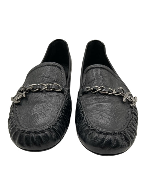 Chanel Shoe Size 38.5 Black Leather Crinkle Chain Link Detail CC Logo Loafers Black / 38.5