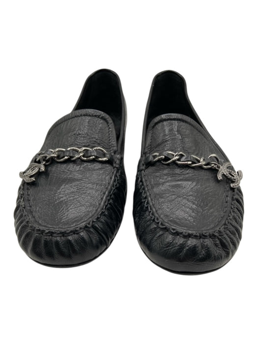 Chanel Shoe Size 38.5 Black Leather Crinkle Chain Link Detail CC Logo Loafers Black / 38.5