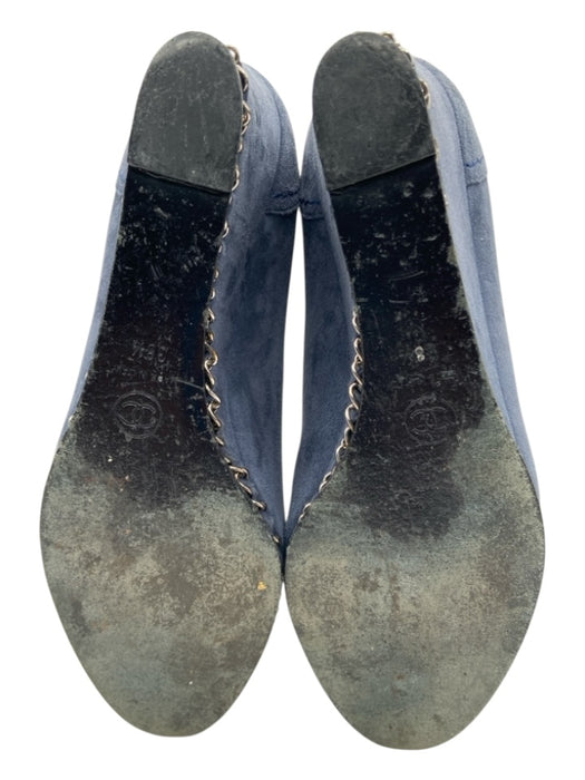 Chanel Shoe Size 38.5 Blue & Black Suede Chain Detail Pointed Almond Toe Pumps Blue & Black / 38.5