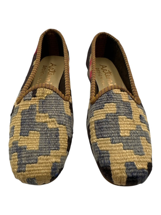 Artemis Shoe Size 7.5 Beige, Blue, & Multi Wool Woven Geometric Print Loafers Beige, Blue, & Multi / 7.5