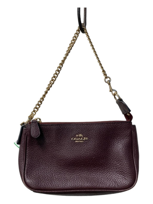 Coach Burgundy Leather Gold Chain Detail Inside Pocket Zipper Closure Bag Burgundy / Small