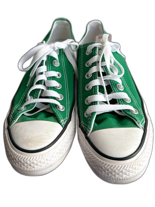 Converse Shoe Size 8 Green Canvas Almond Toe lace up Low Top Chucks Shoes Green / 8