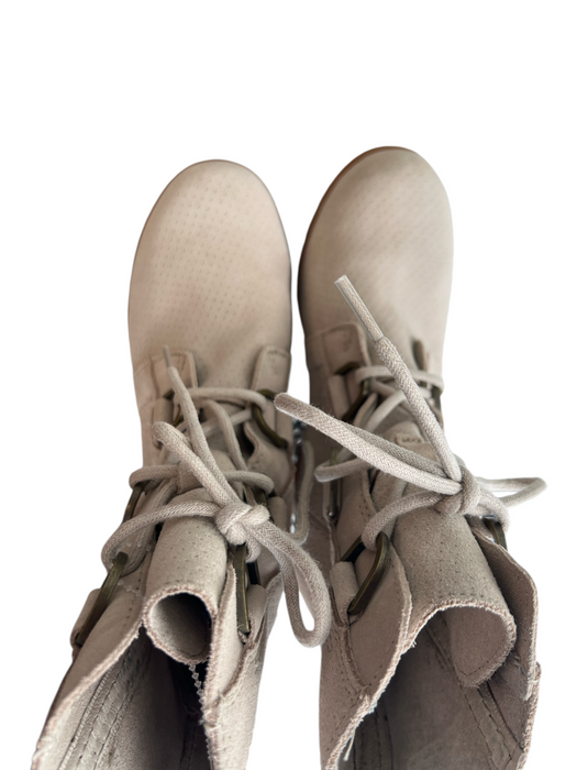 Sorel Shoe Size 6.5 Sand Suede Above Ankle Lace Up Built in Platform Boots Sand / 6.5