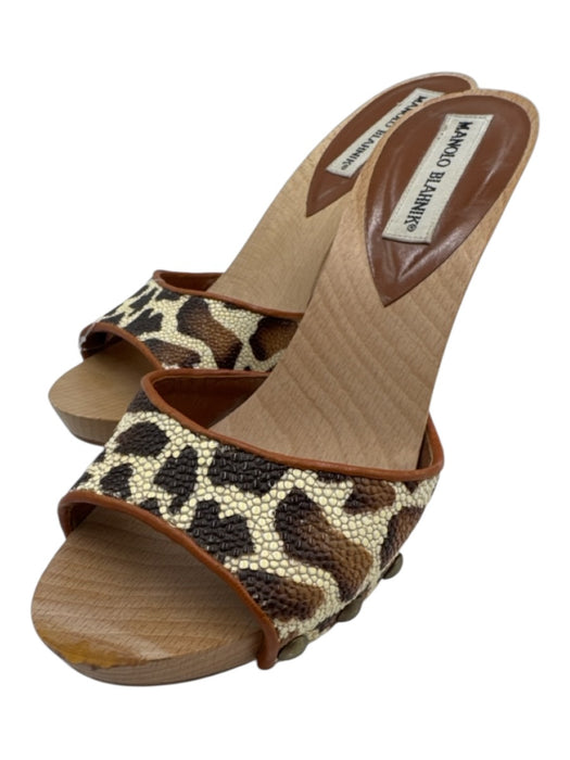 Manolo Blahnik Shoe Size 38 Brown, Cream, Beige, Gold Pebble Leather Sandals Brown, Cream, Beige, Gold / 38