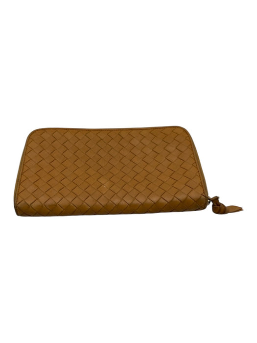 Bottega Veneta Light Orange Leather Zip Close Intrecciato Woven Wallets Light Orange