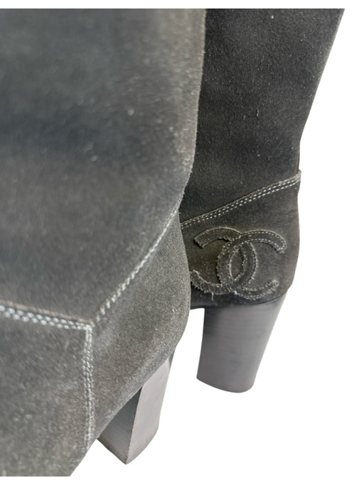 Chanel Shoe Size 37 Dark Gray Leather Suede Round Toe Interlocking CC Boots Dark Gray / 37
