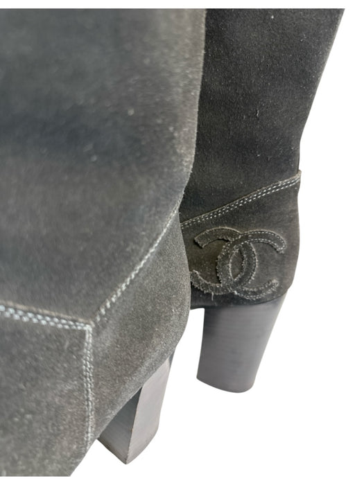 Chanel Shoe Size 37 Dark Gray Leather Suede Round Toe Interlocking CC Boots Dark Gray / 37