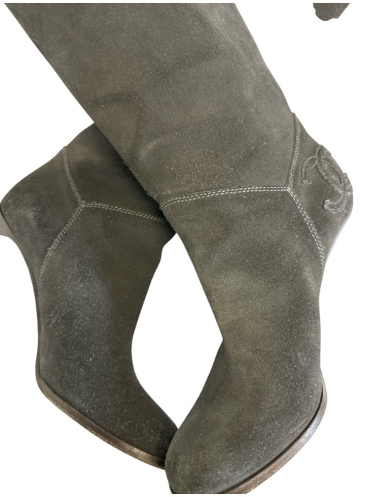 Chanel Shoe Size 37 Dark Gray Leather Suede Round Toe Interlocking CC Boots Dark Gray / 37