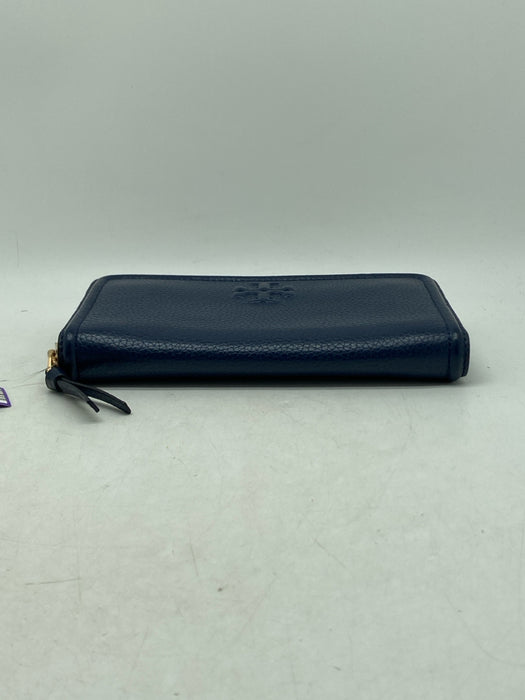 Tory Burch Navy Blue Leather Top Zipper Solid Accordian Wallets