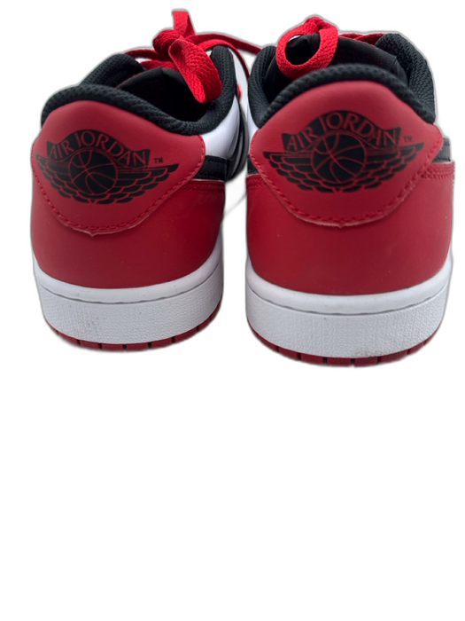 Nike Shoe Size 7.5 White, Black & Red Leather Low Top lace up Sneakers White, Black & Red / 7.5