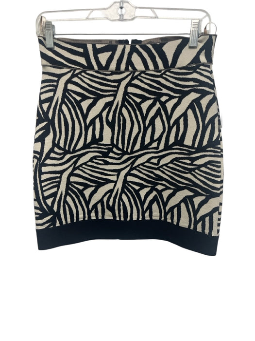 Herve Leger Size Medium Black & White Rayon Blend Stretch Waist Leaf Print Skirt Black & White / Medium