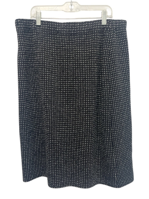 St. John Size 12 Black & White Wool Blend Elastic Waist Knee Length Skirt Black & White / 12