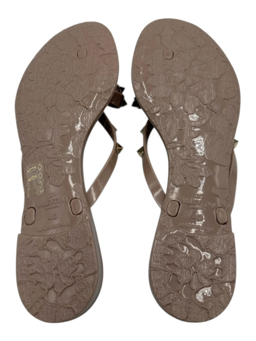 Valentino Garavani Shoe Size 40 Taupe & Gold PVC Round Toe Rockstud Sandals Taupe & Gold / 40