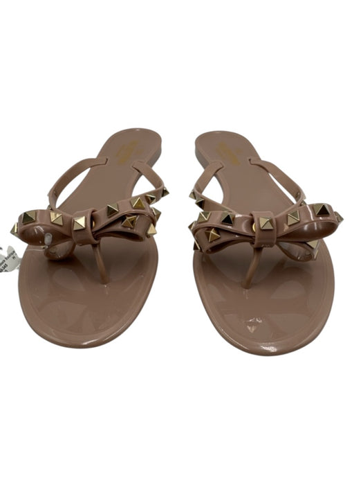 Valentino Garavani Shoe Size 40 Taupe & Gold PVC Round Toe Rockstud Sandals Taupe & Gold / 40