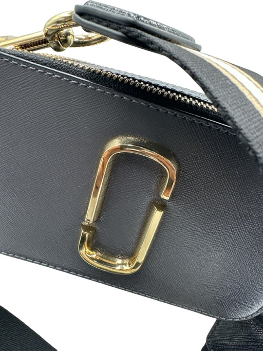 Marc Jacobs Beige, Gray, Multi Coated Leather Crossbody Strap Zip Close Bag Beige, Gray, Multi / S/M