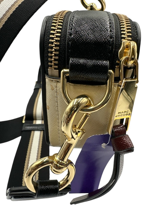 Marc Jacobs Beige, Gray, Multi Coated Leather Crossbody Strap Zip Close Bag Beige, Gray, Multi / S/M