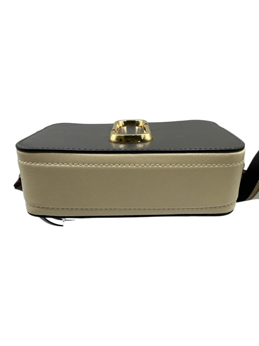 Marc Jacobs Beige, Gray, Multi Coated Leather Crossbody Strap Zip Close Bag Beige, Gray, Multi / S/M
