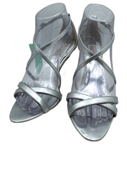 Badgley Mischka Shoe Size 8 Silver Leather Strappy Ankle Strap Mid Heel Sandals Silver / 8