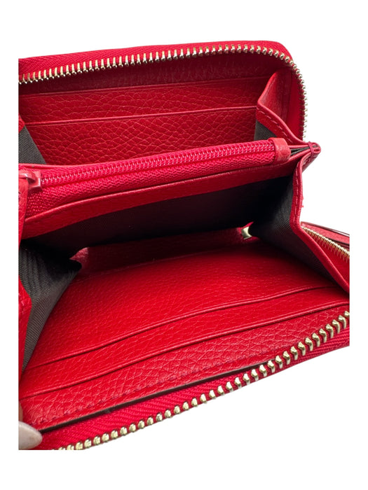 Gucci Red & Gold Pebble Leather Embossed Logo Zip Close Tassel Detail Wallets Red & Gold