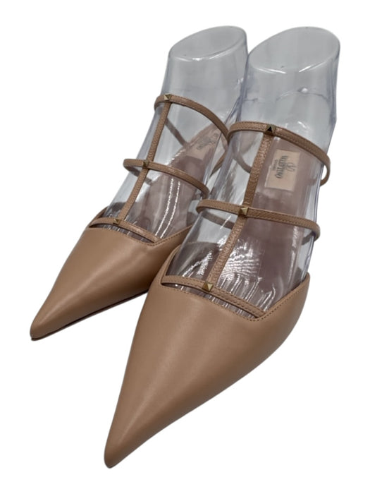 Valentino Garavani Shoe Size 37.5 Blush Beige Leather Pointed Toe Studded Pumps Blush Beige / 37.5