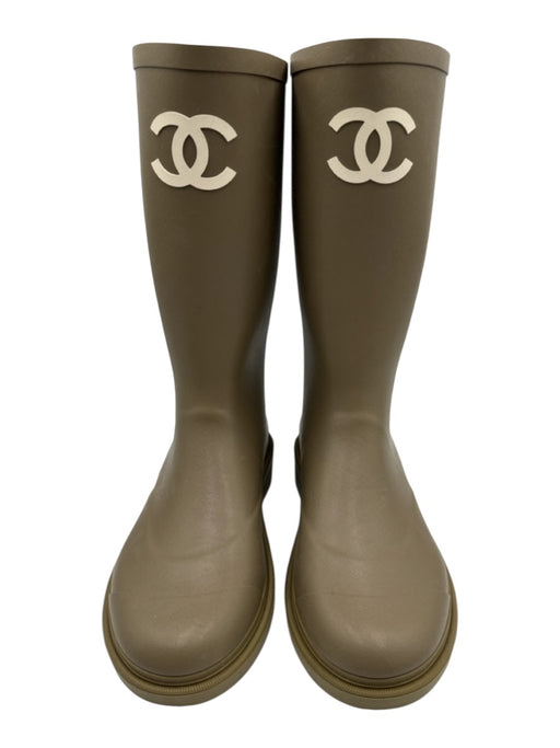 Chanel Shoe Size 38 Dark Beige Rubber Round Toe Interlocking CC Rainboots Dark Beige / 38