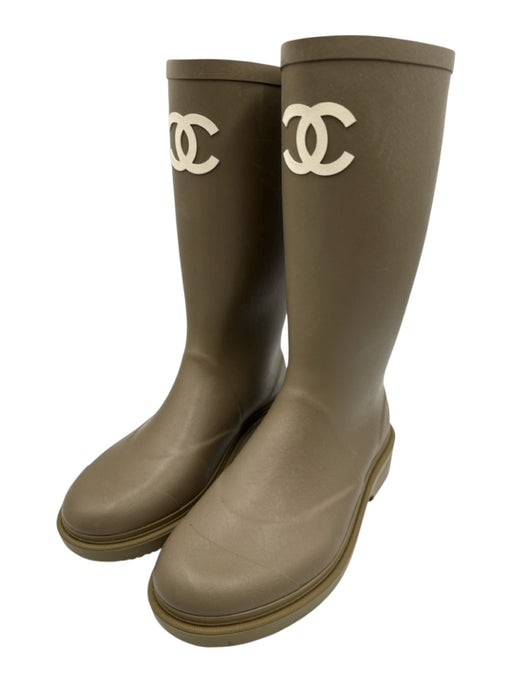 Chanel Shoe Size 38 Dark Beige Rubber Round Toe Interlocking CC Rainboots Dark Beige / 38