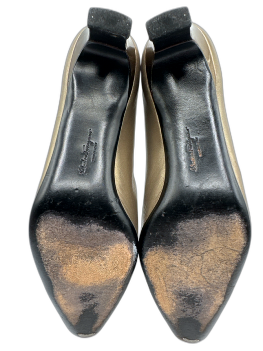 Salvatore Ferragamo Shoe Size 9 Gold & Black Patent Leather Block Heel Pumps Gold & Black / 9