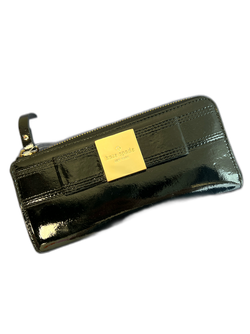 Kate Spade Black Patent Leather Gold Hardware Zip Close Inside Pockets Wallets Black