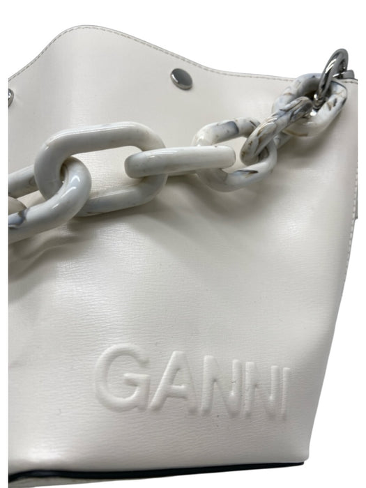 Ganni White & white Leather Crossbody Chain Magnetic Close Bag White & white / S/M