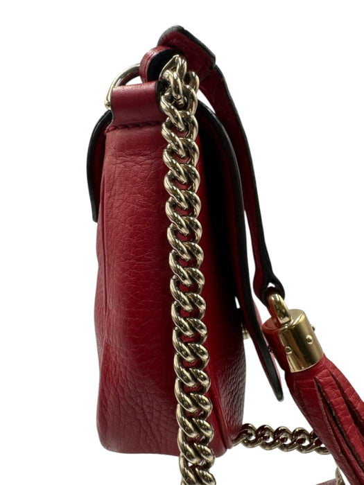 Gucci Red Pebbled Leather Embossed Logo Flap tassel keychain Crossbody Bag Red / S