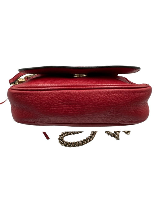 Gucci Red Pebbled Leather Embossed Logo Flap tassel keychain Crossbody Bag Red / S