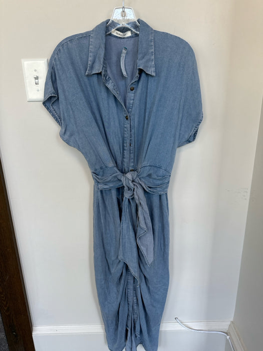 Mustard Seed Size M Light Blue Chambray Lyocell Belt Inc Short Sleeve Dress